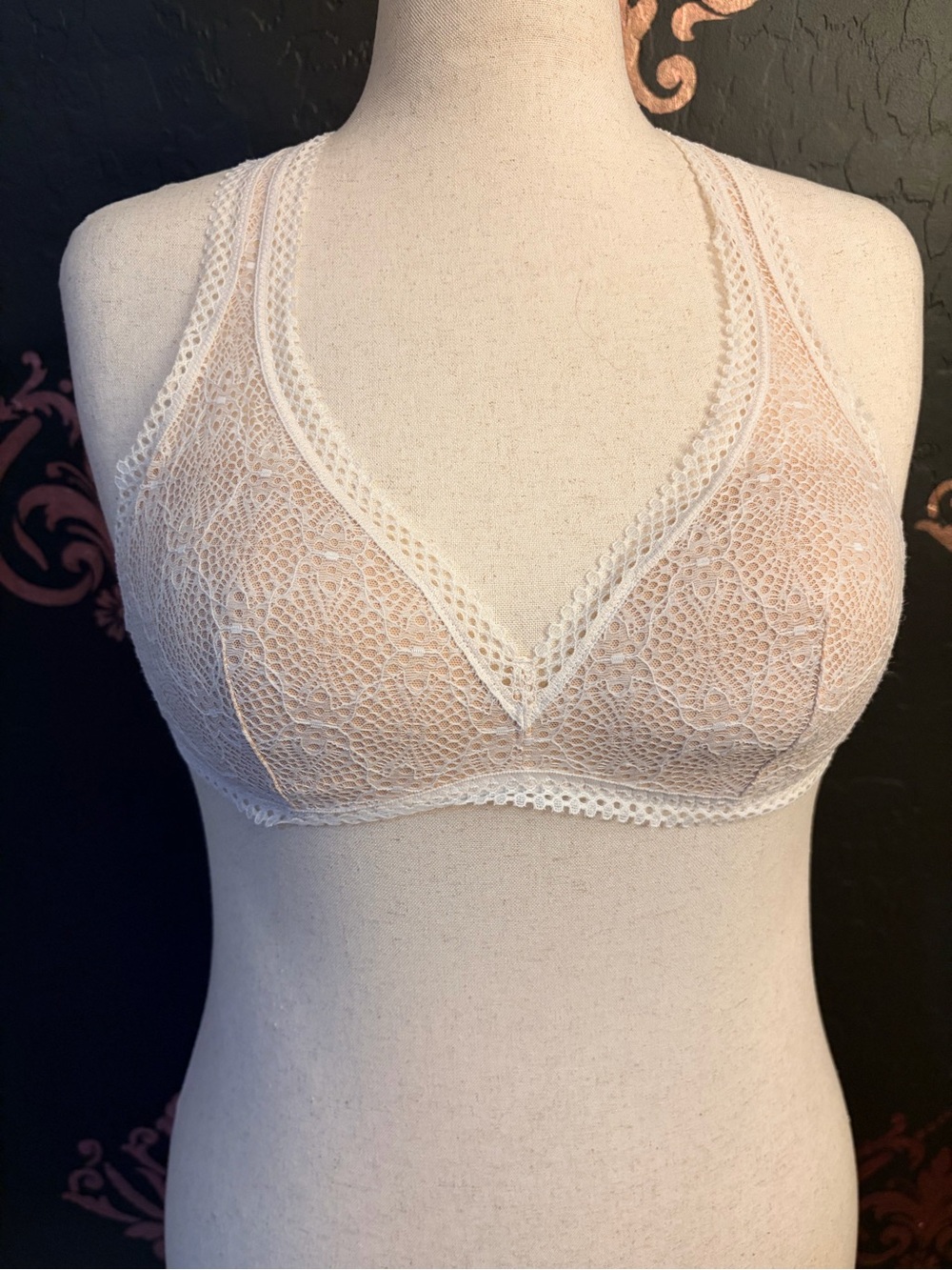Victoria's Secret Lace Bralette in Light Beige